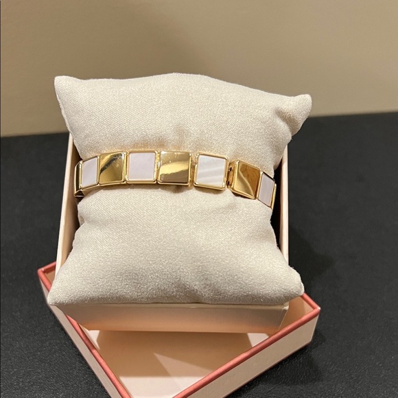 Camila Coelho | Natural Shell Bracelet - Picture 8 of 8